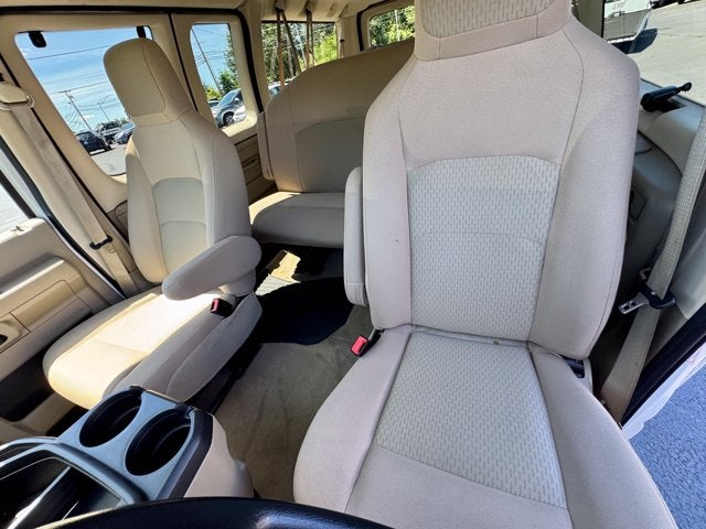 2013 Ford Econoline Wagon XLT 12 PASSENGER