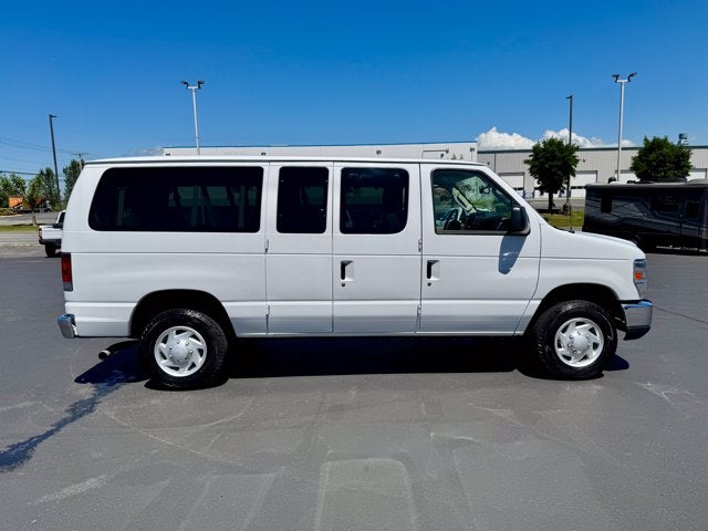 2013 Ford Econoline Wagon XLT 12 PASSENGER