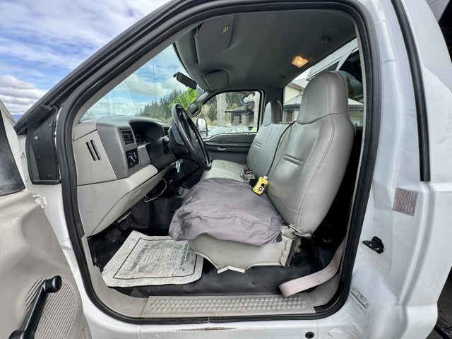 2000 Ford Super Duty F-550 XL Dump 11FT 2WD