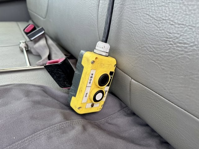 2000 Ford Super Duty F-550 XL Dump 11FT 2WD