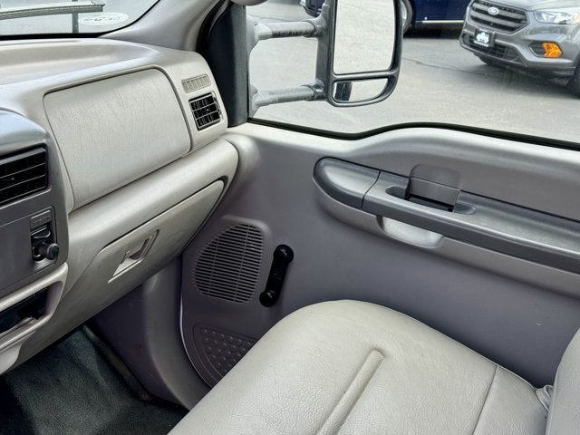 2000 Ford Super Duty F-550 XL Dump 11FT 2WD