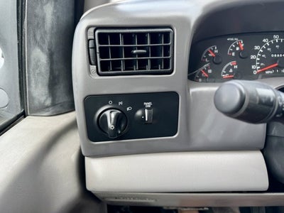 2000 Ford Super Duty F-550 XL Dump 11FT 2WD