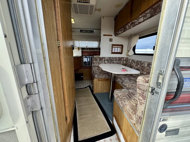 2005 Ford Super Duty F-250 XLT 4WD Camper PKG