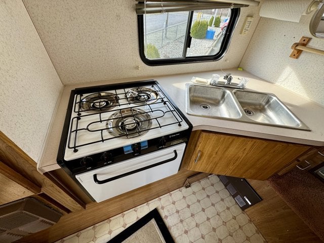 2005 Ford Super Duty F-250 XLT 4WD Camper PKG