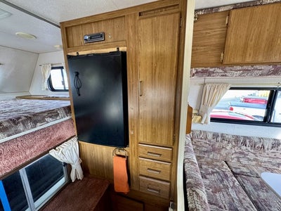 2005 Ford Super Duty F-250 XLT 4WD Camper PKG