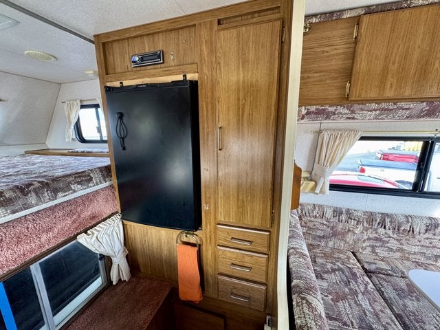 2005 Ford Super Duty F-250 XLT 4WD Camper PKG