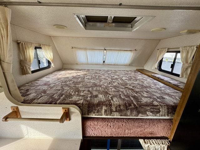 2005 Ford Super Duty F-250 XLT 4WD Camper PKG