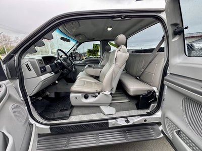 2002 Ford Super Duty F-350 SRW Lariat 4WD