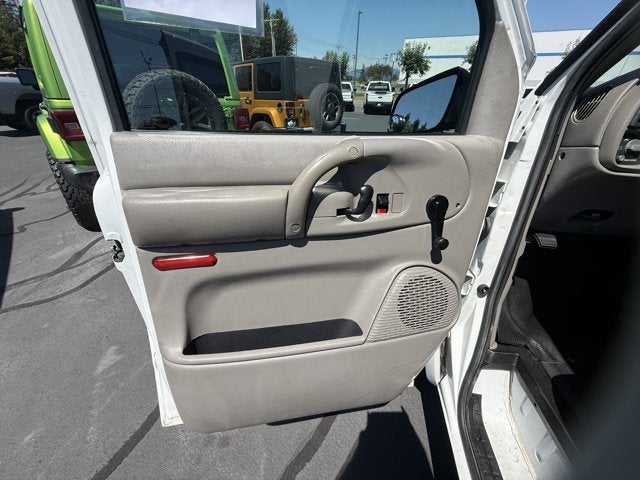 2002 Chevrolet Astro Cargo Van 111.2" WB RWD