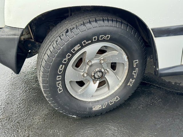 1996 Geo Tracker 4WD Base