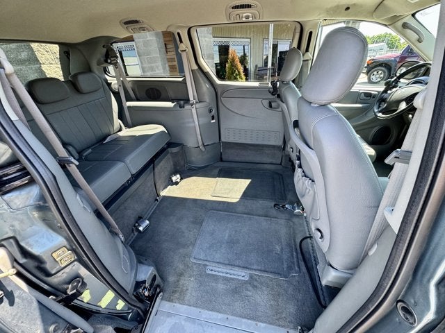 2006 Dodge Grand Caravan SXT Wheelchair