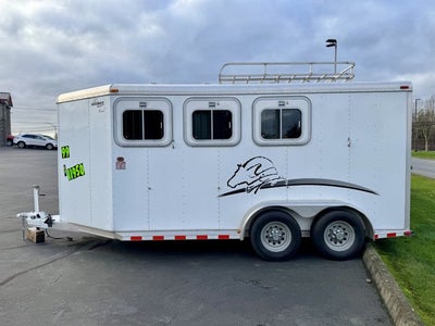 1999 Sooner 3 Horse Slant Horse Trailer