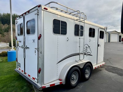 1999 Sooner 3 Horse Slant Horse Trailer