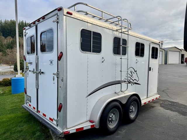 1999 Sooner 3 Horse Slant Horse Trailer