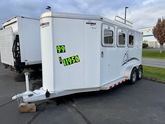 1999 Sooner 3 Horse Slant Horse Trailer