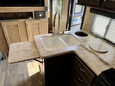 2019 Forest River Vibe Extreme Lite Travel Trailer 28ft