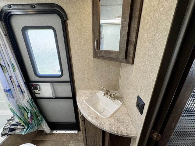 2019 Forest River Vibe Extreme Lite Travel Trailer 28ft