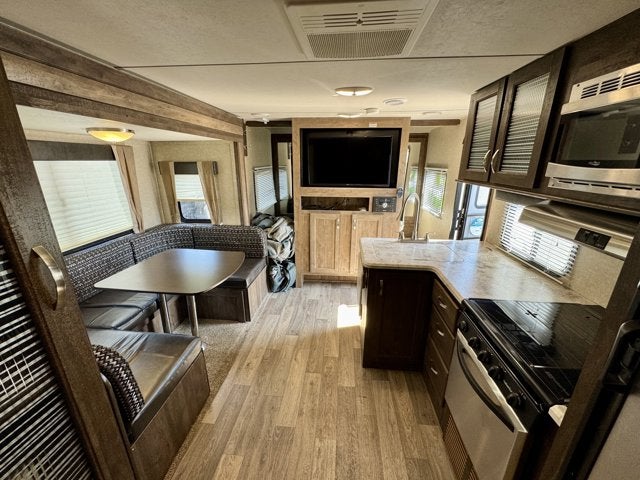 2019 Forest River Vibe Extreme Lite Travel Trailer 28ft