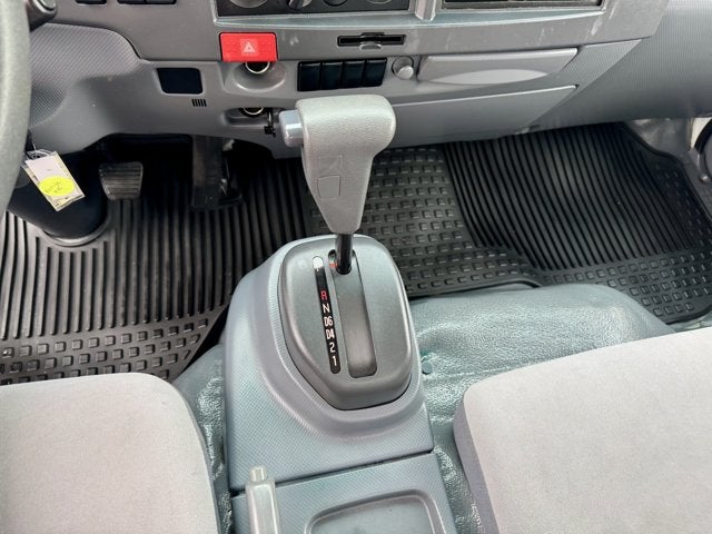 2017 ISUZU BOX VAN NPR