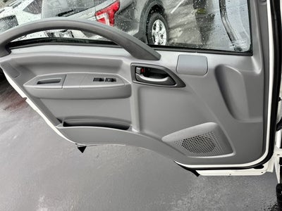 2017 ISUZU BOX VAN NPR